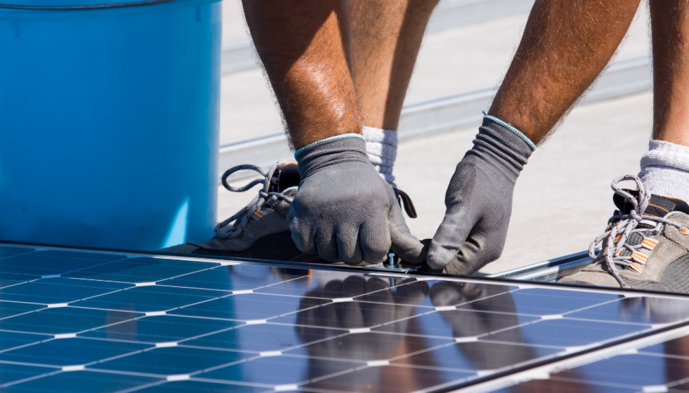 Panneau solaire au Mans : qui contacter pour l'installation en entreprise ?